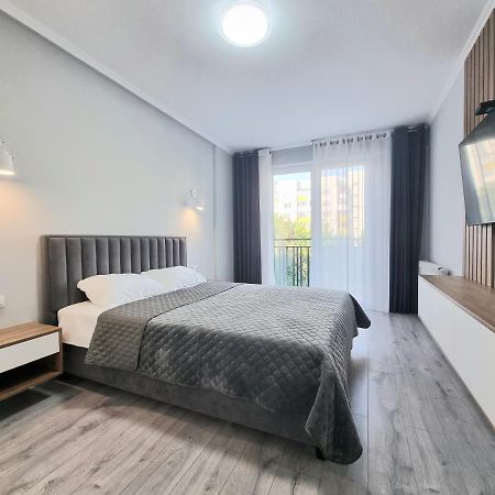 Center, Albisoara Str., 1Bedroom And Living With Balcony Chisináu Exterior foto